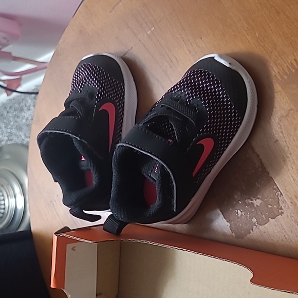 NWT Nike Downshifter 9 - Picture 2 of 4